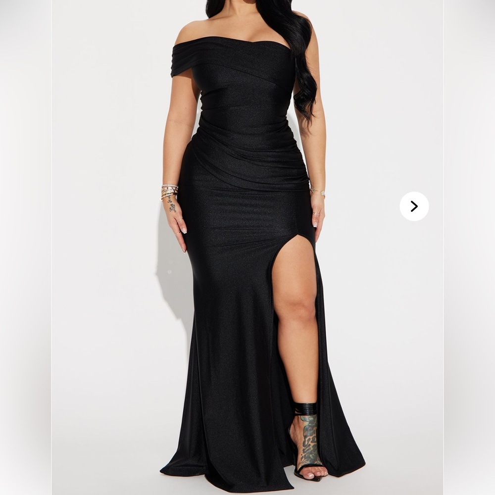 Elegant Black Off-Shoulder Evening Gown
